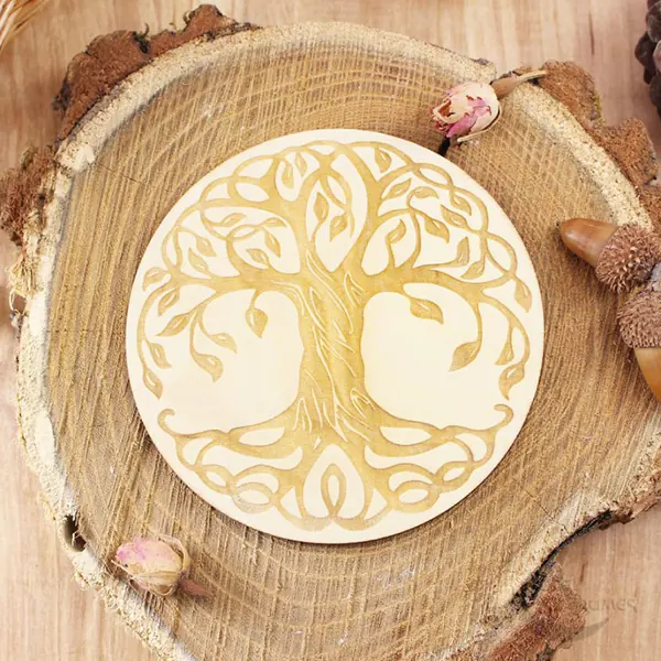 Arbre de vie sculpté sur bois